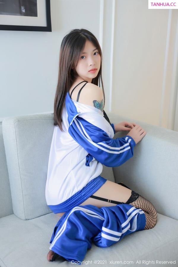 明日花桃桃  明日花桃桃澳门旅拍 蓝色校服下青春活力第8张图片